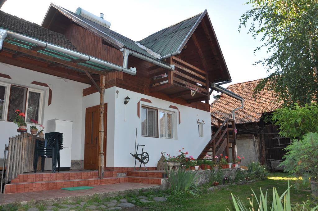 Kuekuello Vendeghaz Hotel Sovata Exterior photo